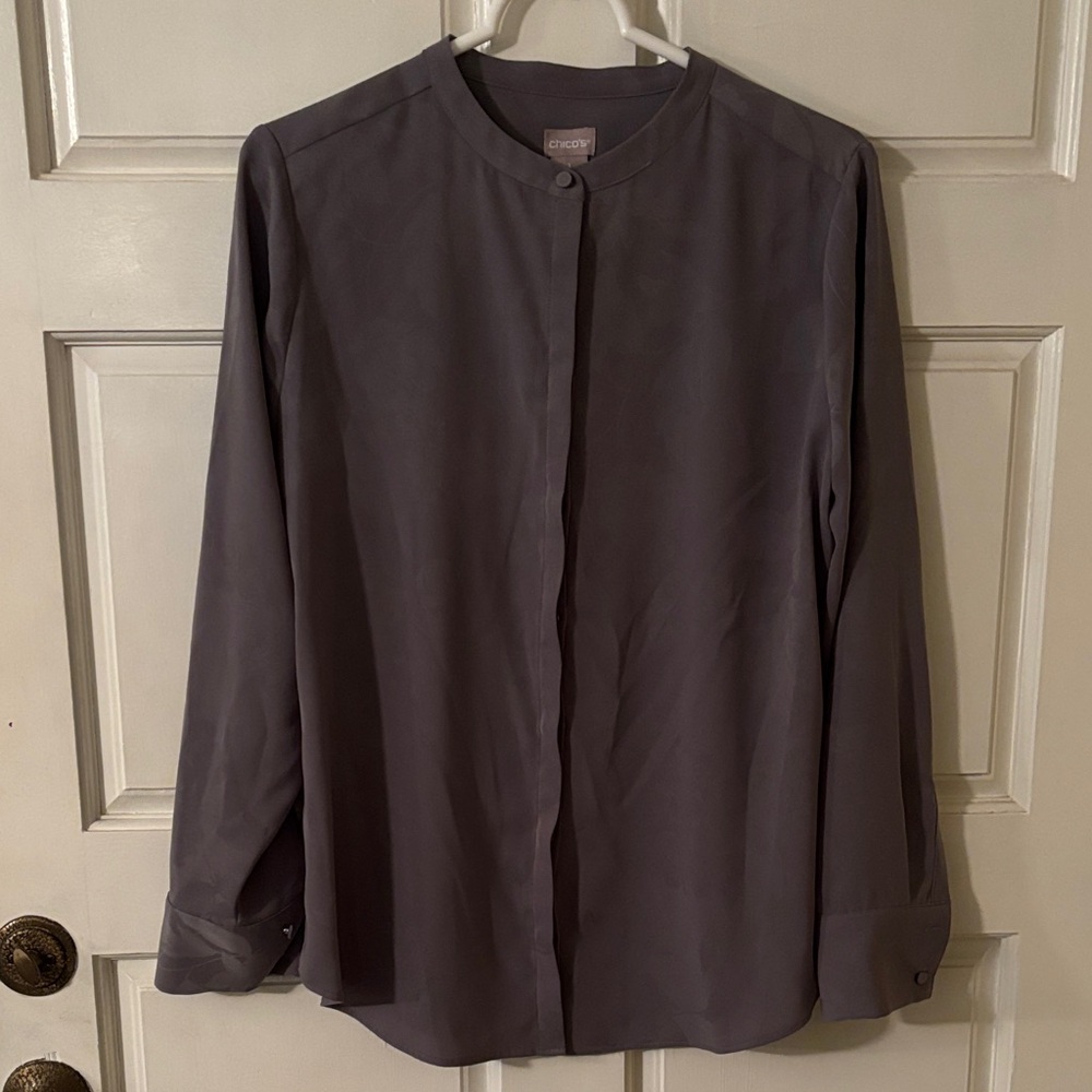 Chico's Long Sleeve Button-Down Shirt in Gray